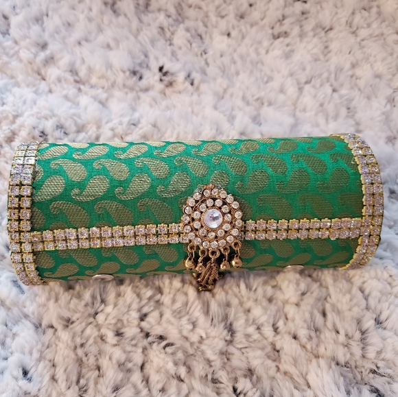 Bangle Case/Holder - Picture 1 of 4
